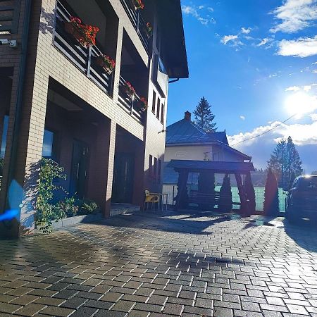Enigma Bucovinei Hotell Vicovu de Jos Eksteriør bilde