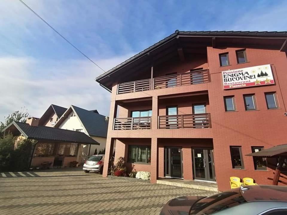 Enigma Bucovinei Hotell Vicovu de Jos Eksteriør bilde